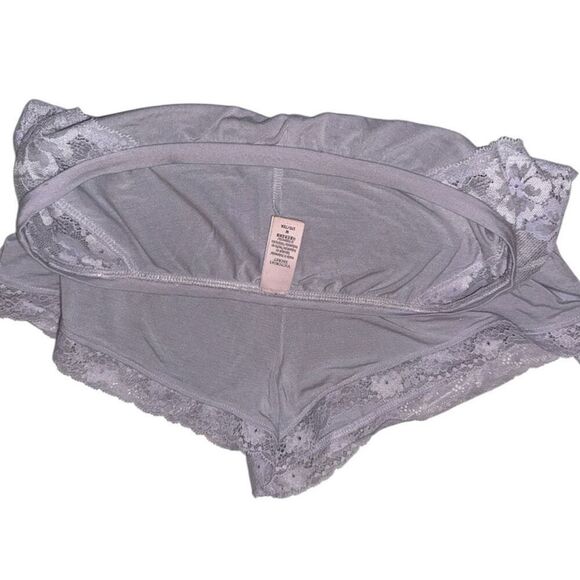 Victoria’s Secret Gray/Silver Lace Cami & Shorts Set – Size Medium- NWOTs - Picture 6 of 6